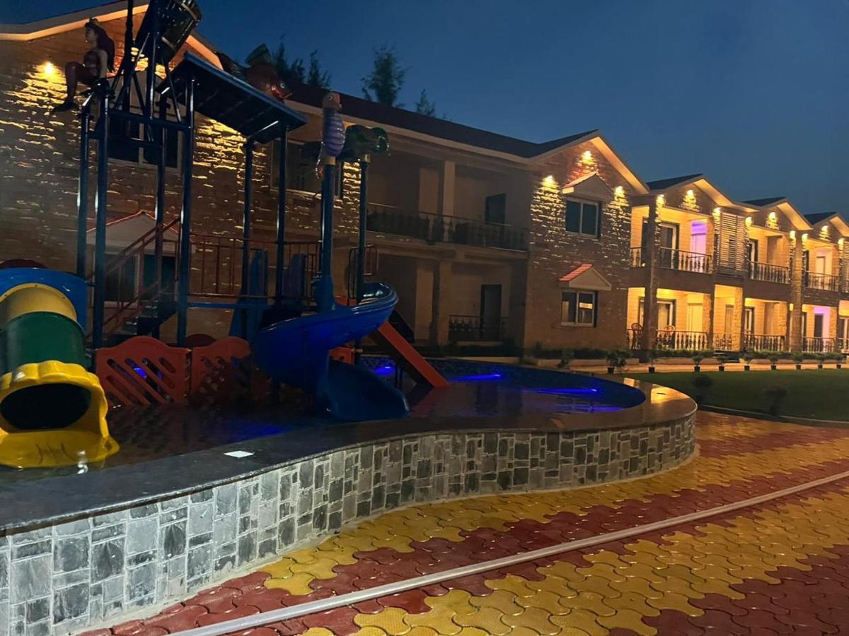מנדרמוני Swarnabhoomi Beach Resort מראה חיצוני תמונה